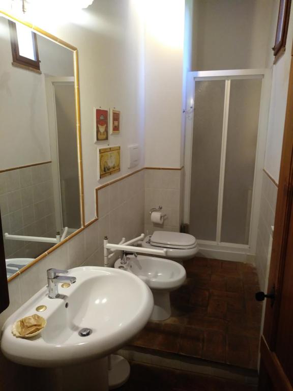 A bathroom at Il Giardino Segreto
