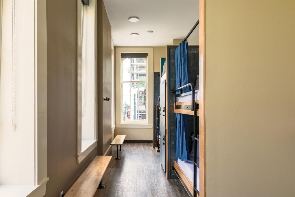 HI New Orleans Hostel - Bed In Men'S 4-Bed Dormitory