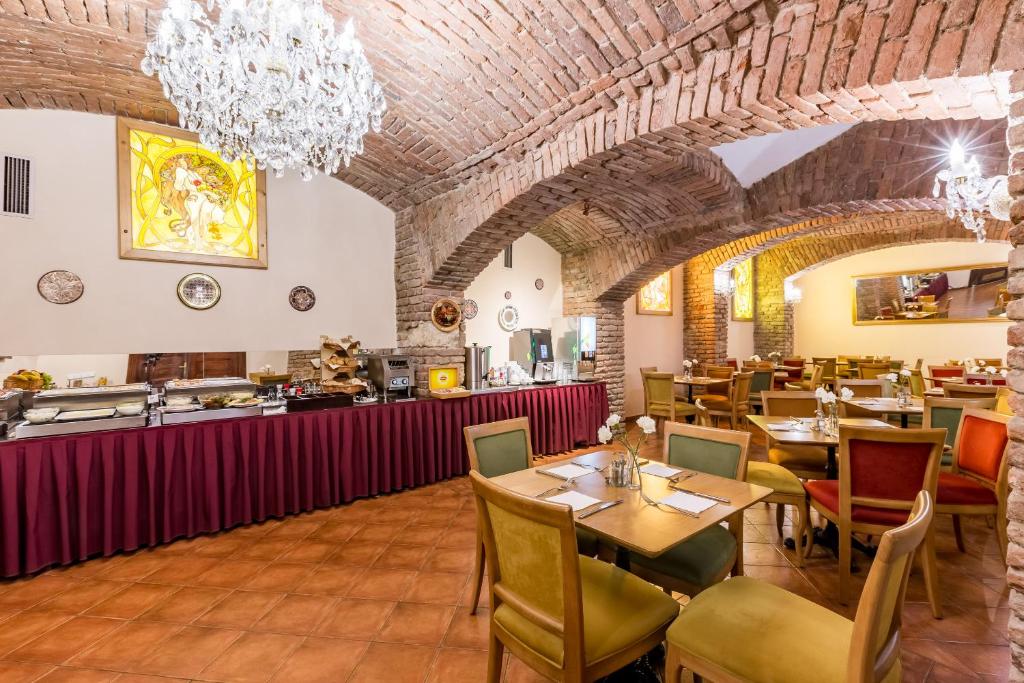 Hotel Caruso Old Town - Resim 3