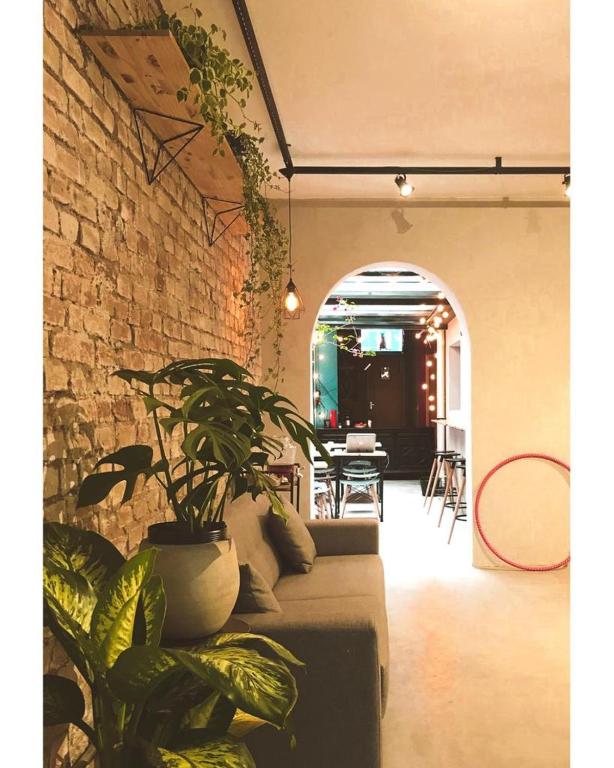  Imagina Hostel