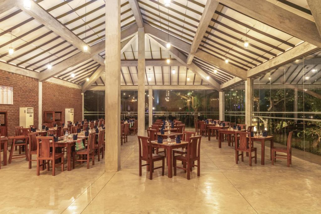 Restaurace v ubytování Amethyst Resort Passikudah