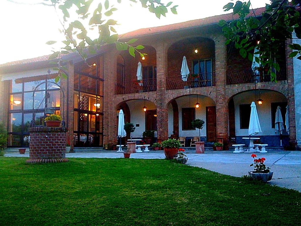 Tenuta MONVILLONE Country House & Restaurant