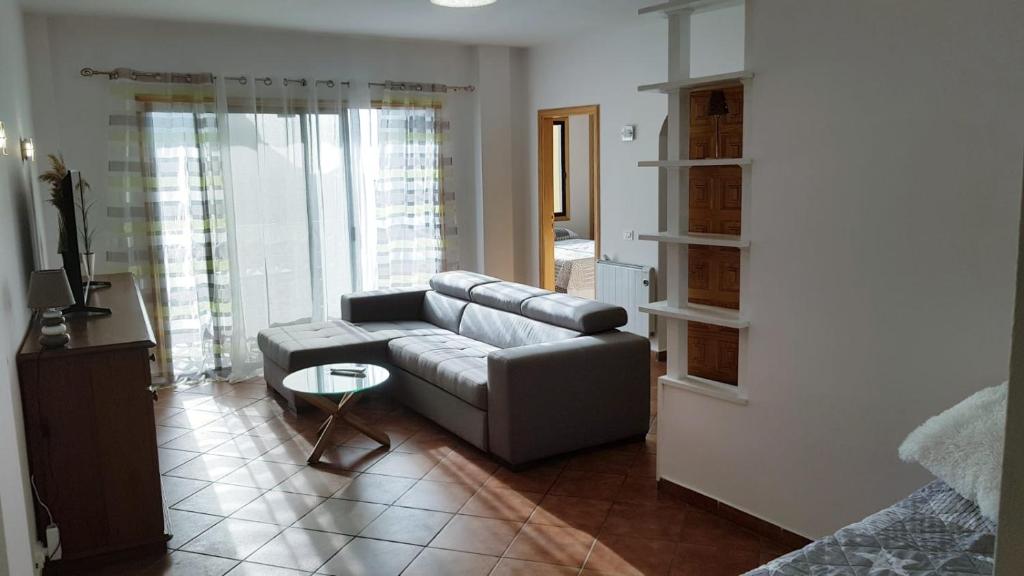 Afbeelding uit fotogalerij van Apartamento amplio y tranquilo con vistas in Los Realejos