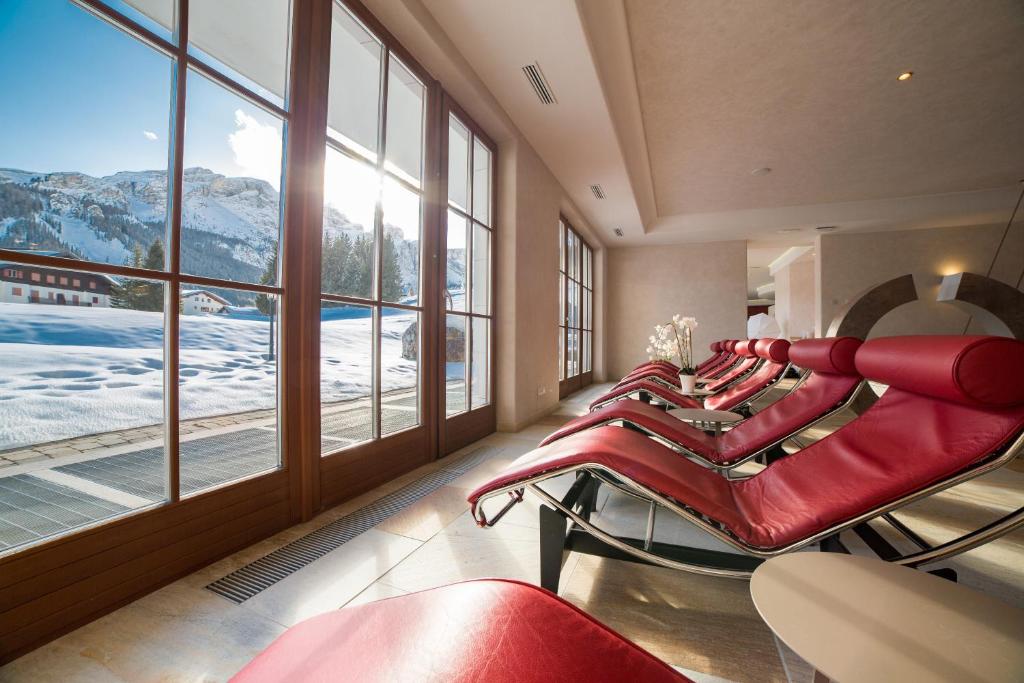 Nespecifikovaný výhled na hory nebo výhled na hory při pohledu z hotelu