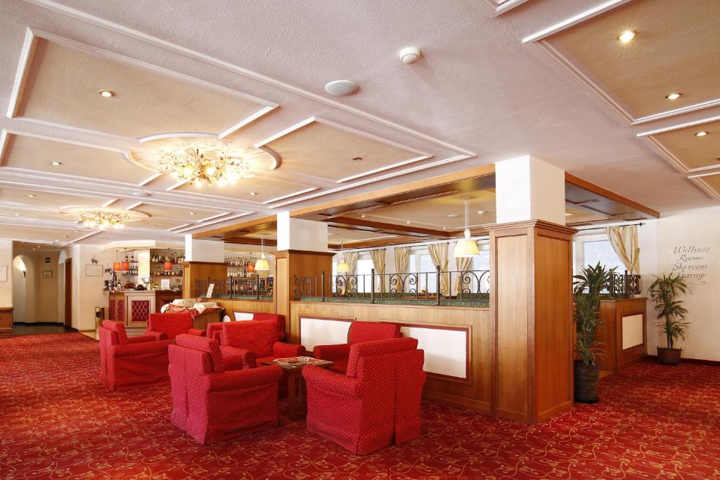 Posezení v ubytování TH Corvara - Greif Hotel
