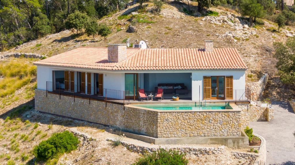 The swimming pool at or close to Can jordi