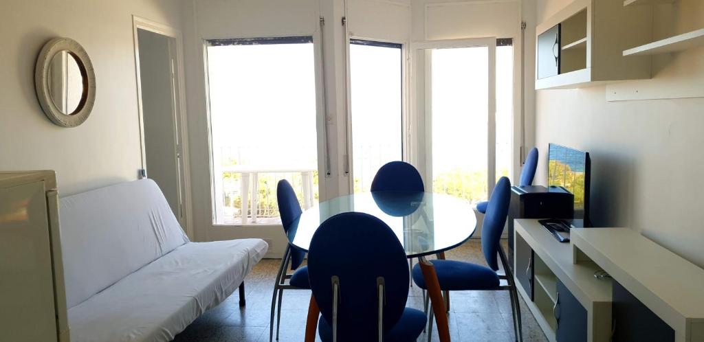 Posezení v ubytování La Ribera, Apartament amb vistes al mar R2
