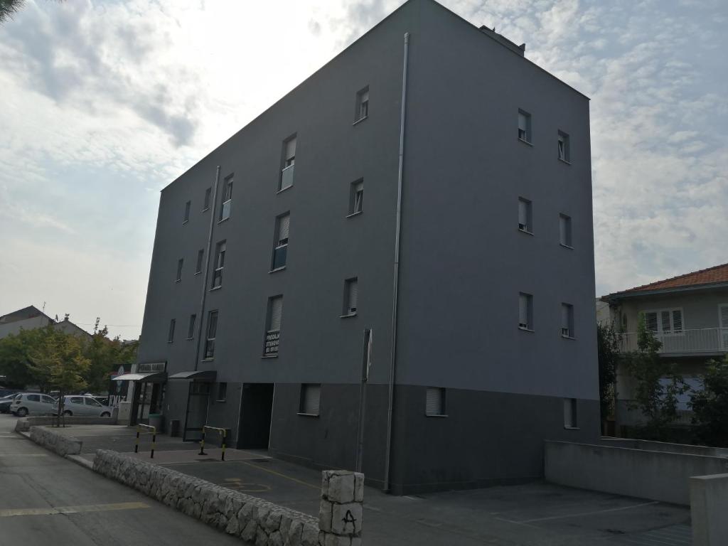 Budova, v ktorej sa apartmán nachádza