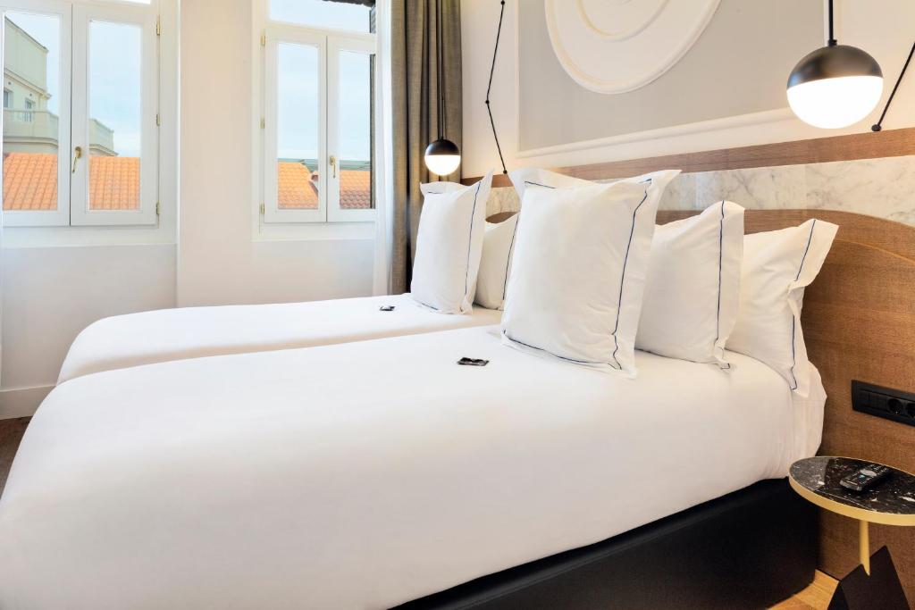 One Shot Fortuny 07, Madrid – Precios actualizados 2023