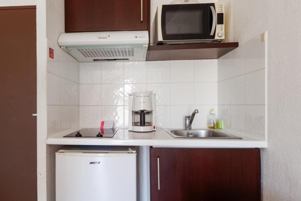 Comfort Aparthotel Six-Fours - One Bedroom Apartment