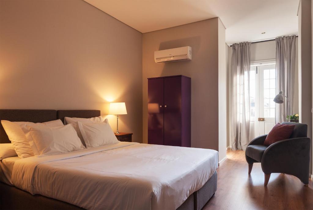 B The Guest Downtown - Resim 38