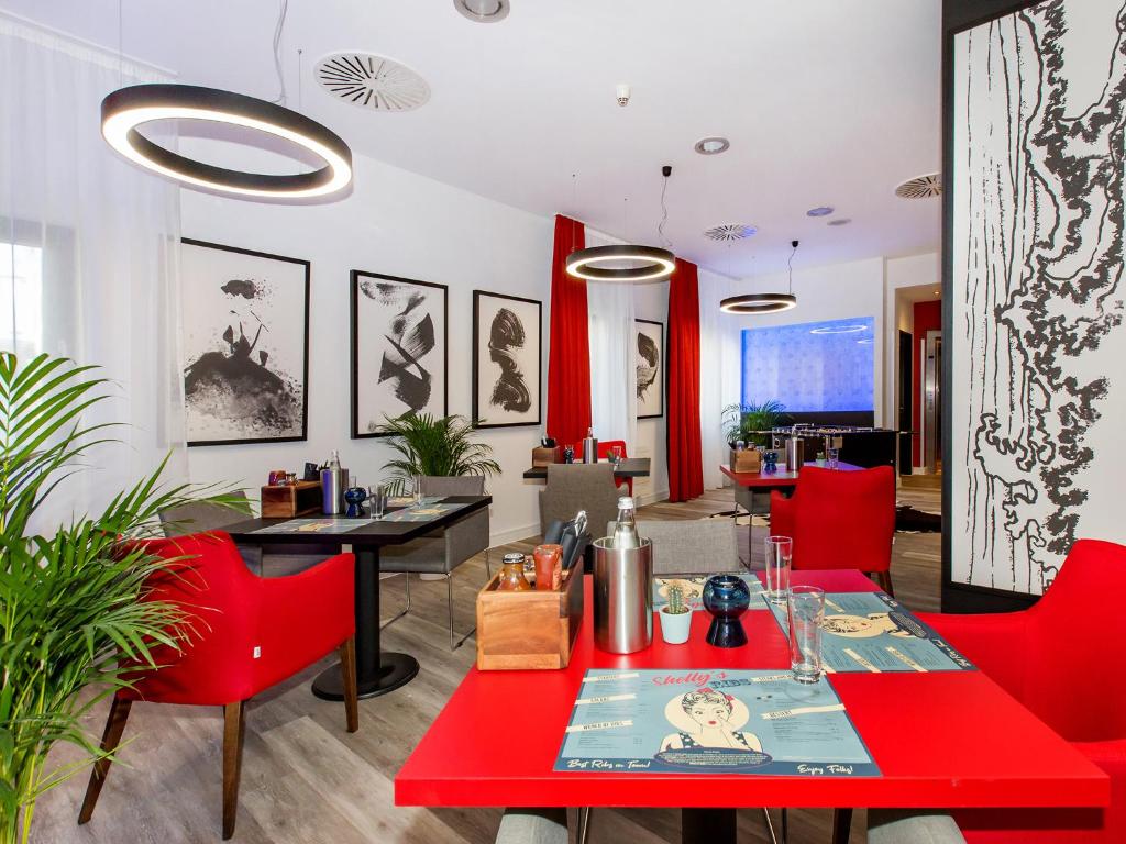 Posezení v ubytování DORMERO Hotel Zürich Airport