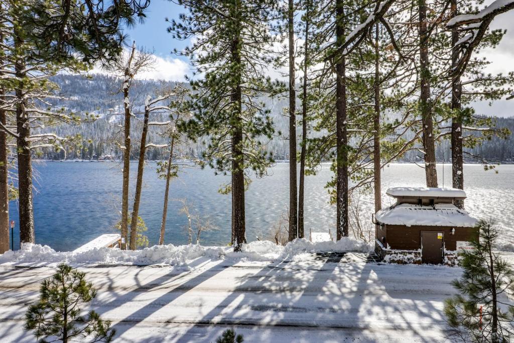 Donner Lake Village