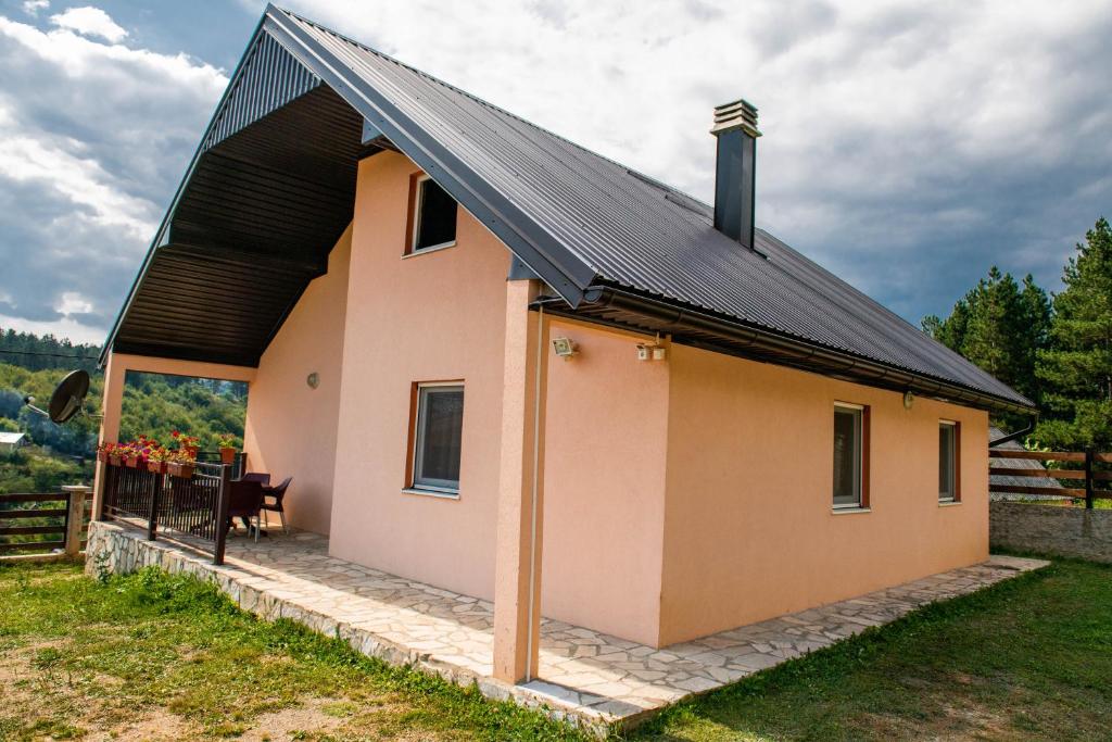 Budova, kde se vila nachází