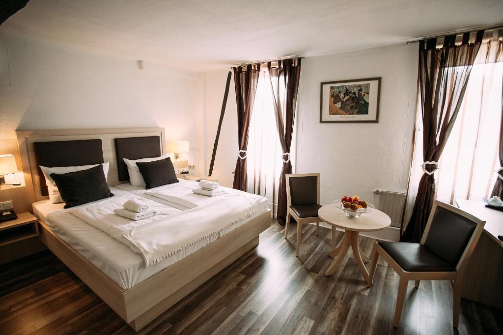 Postel nebo postele na pokoji v ubytování Hotel Gasthaus Papen Änne