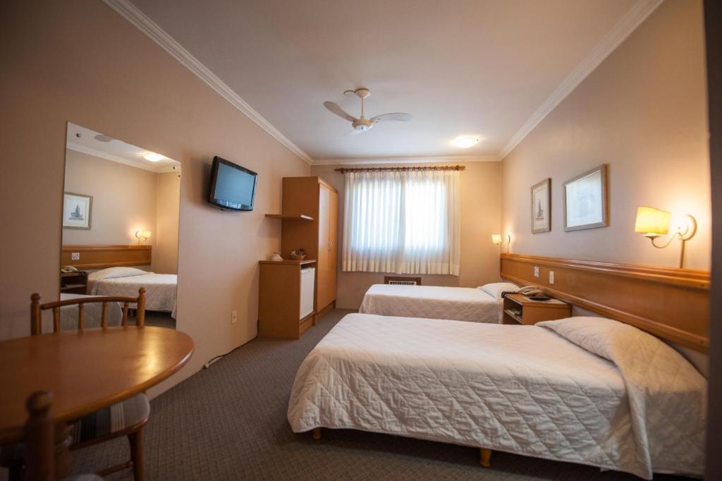  Farina Park Hotel