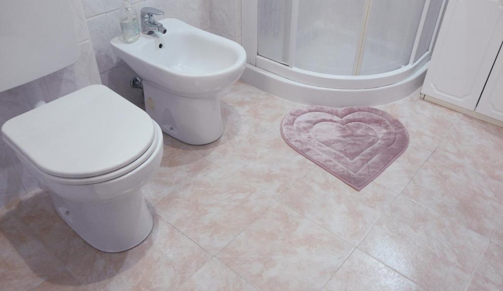 A bathroom at L'Antenna