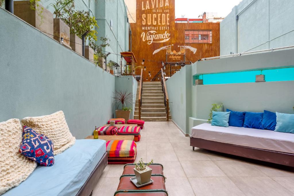 Zona de estar de Selina Nueva Cordoba