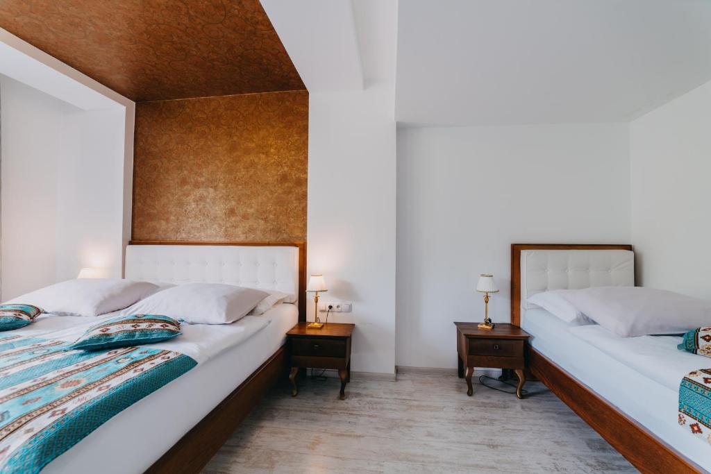 Hotel Kostelski Buk - Superior Triple Room Mit Flussblick Und Balkon