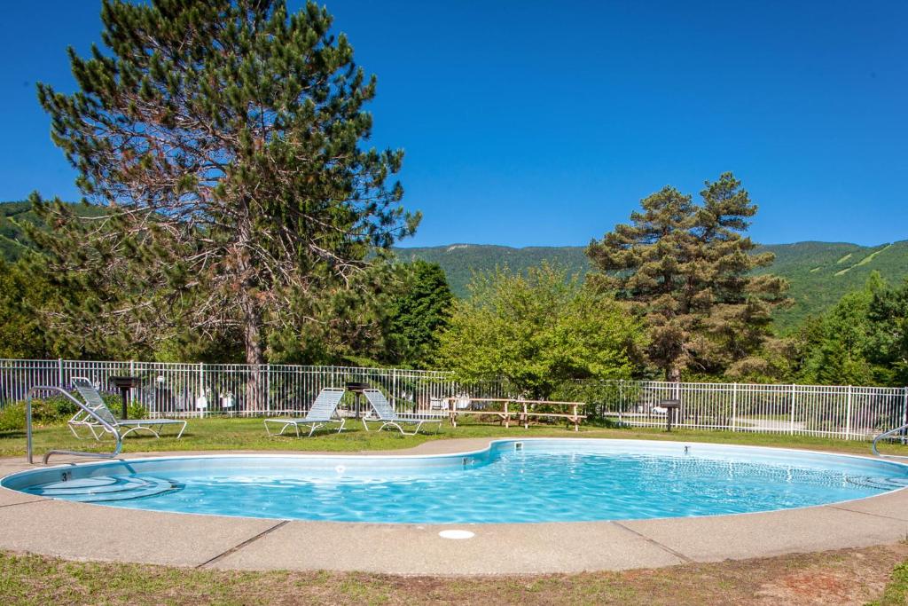 The swimming pool at or close to Bridges 61