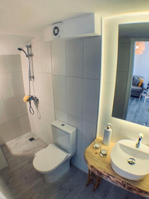Koupelna v ubytování VILLA AKTI