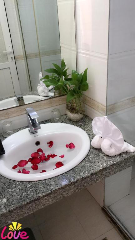 Koupelna v ubytování Paradis Hotel