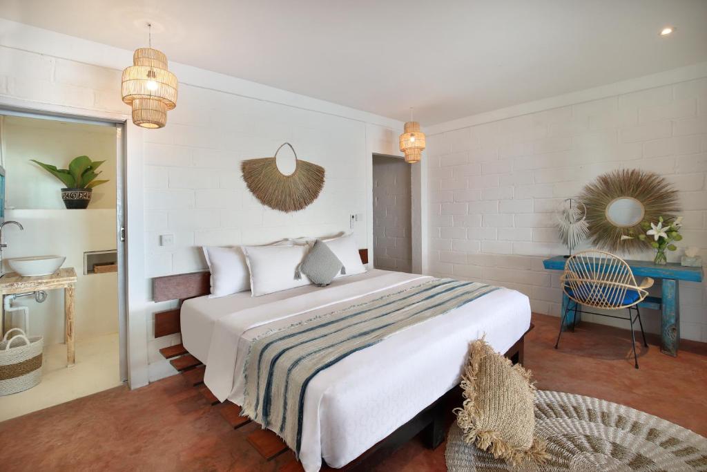 Impossible Cliff House - Deluxe Room