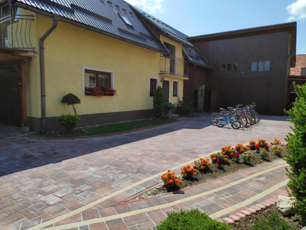 Budova, kde se ubytování v soukromí nachází