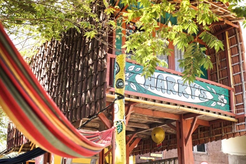 Fotografie z fotogalerie ubytování Harry's Ocean House Watukarung Homestay v destinaci Kalak
