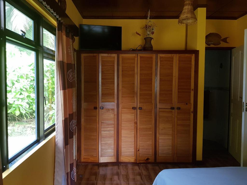 Fotografie z fotogalerie ubytování Anse Kerlan Beach Chalets v destinaci Anse Kerlan