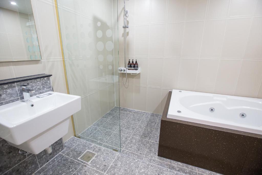Koupelna v ubytování Hotel Raum Suncheon