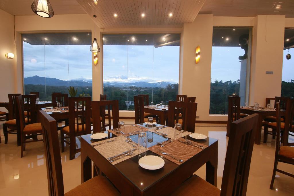 Nespecifikovaný výhled na hory nebo výhled na hory při pohledu z hotelu
