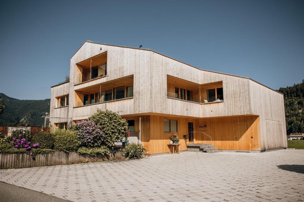 Budova, v ktorej sa apartmán nachádza