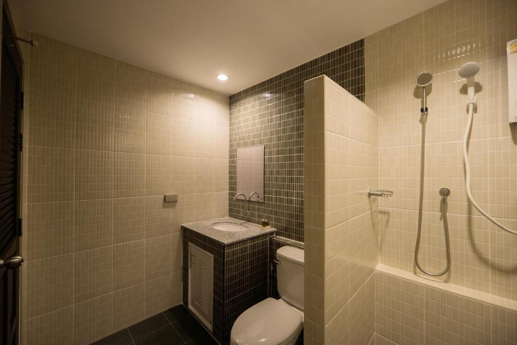 Koupelna v ubytování Nalanta Hotel Pattaya