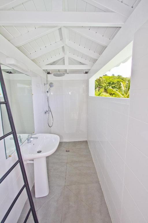 Koupelna v ubytování Appartement Duplex Vue Mer Jacuzzi Privé