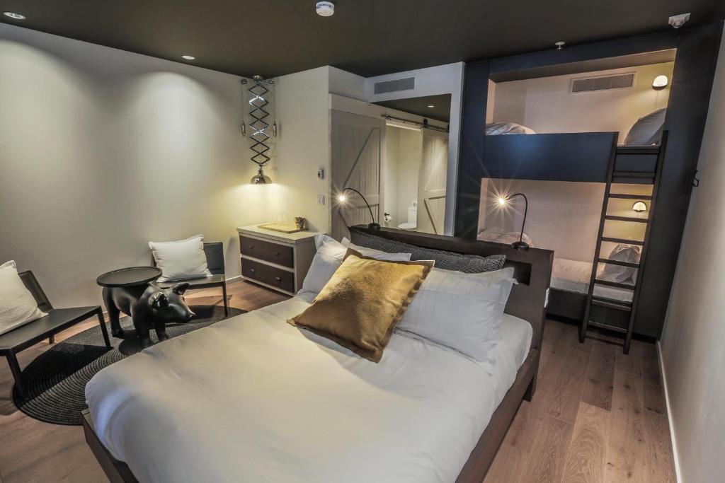 Postel nebo postele na pokoji v ubytování Hôtel & Spa Le Germain Charlevoix