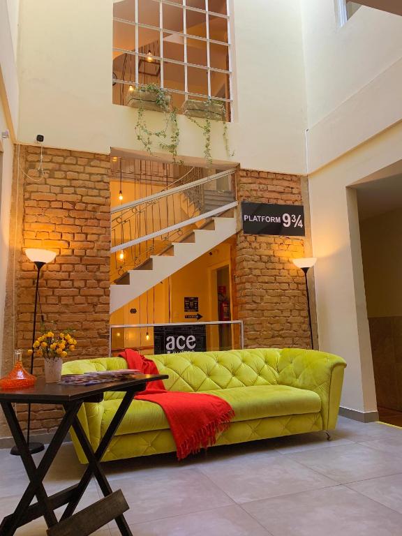  Ace Suites Inn