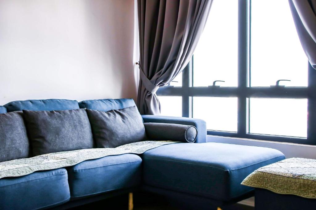 Posezení v ubytování 2 Bedroom 2 BATHROOM NEAR SUMWAY PYRAMID