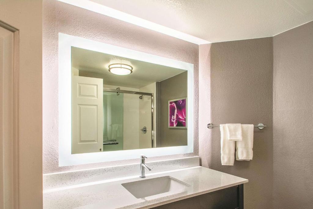 La Quinta by Wyndham Orem University Pwy Provo - Deluxe King Room