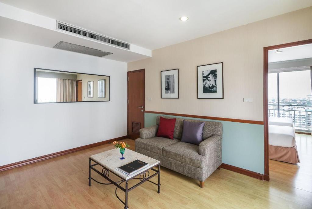 Evergreen Place Siam by UHG - Resim 22