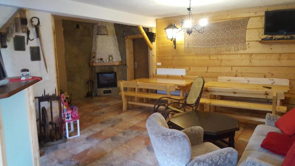 TV a/nebo společenská místnost v ubytování Apartamenty na Rycerskiej