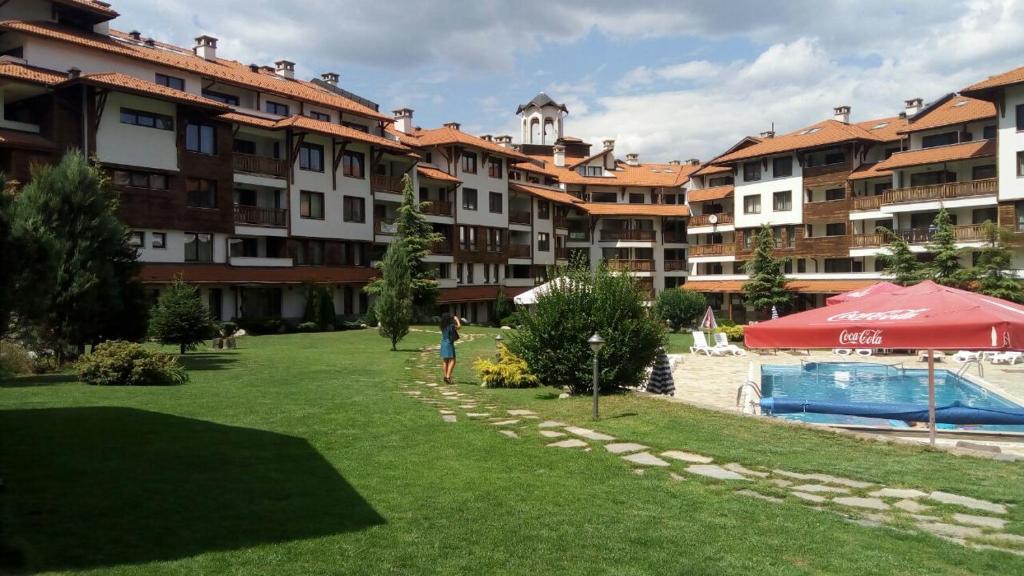 Bazén v ubytování Apartman u kompleksu Royal Towers nebo v jeho okolí