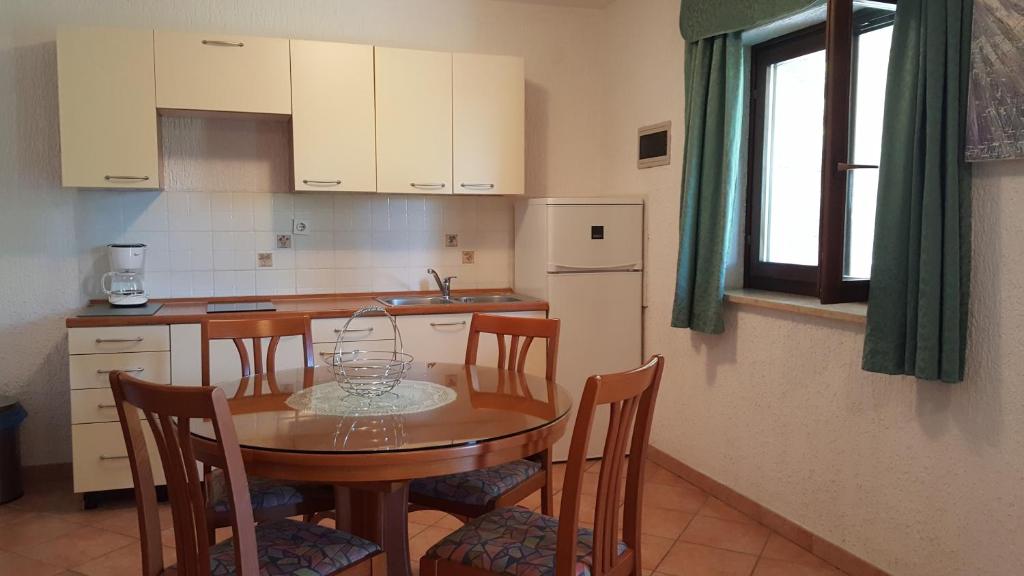 Apartments Coki - One Bedroom Apartment With Terrace And Garden View
