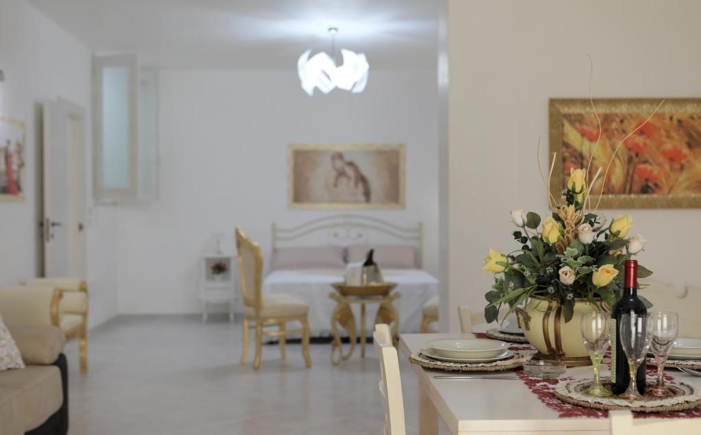 A seating area at De Mola Holiday House