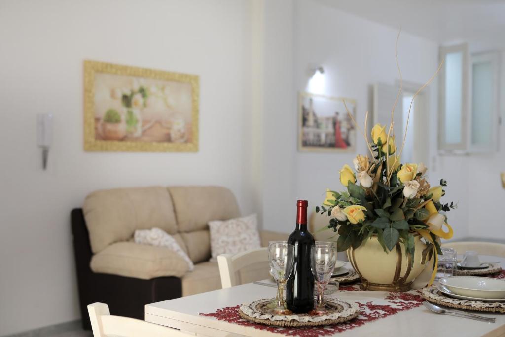 A seating area at De Mola Holiday House