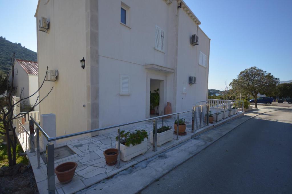 Budova, v ktorej sa vila nachádza