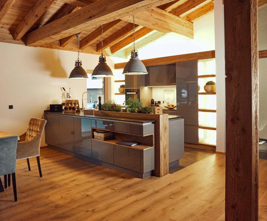 Kuchyňa alebo kuchynka v ubytovaní Mountain Chalet R