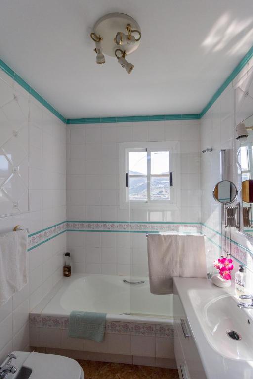 Alojamiento Colina del Sol - Double Room With Terrace And Private Bathroom