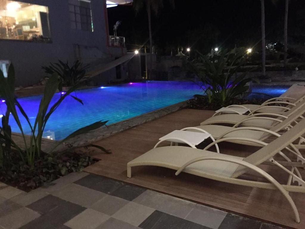 Solea Palm Resort Mactan 내부 또는 인근 수영장