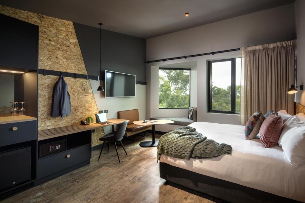 
Deluxe King Room with Bath
